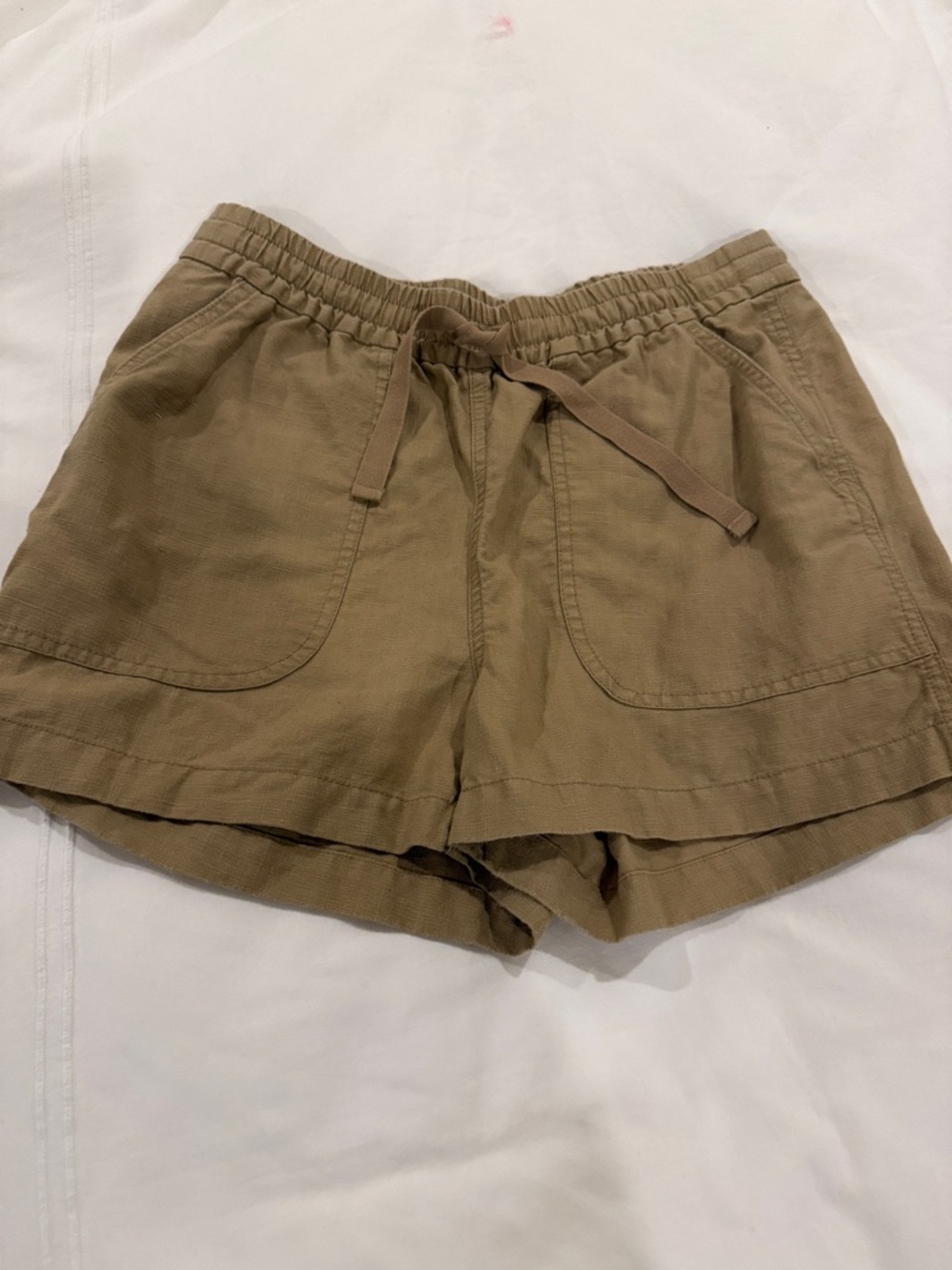 Women's Elastic Waist Utility Shorts in Khaki